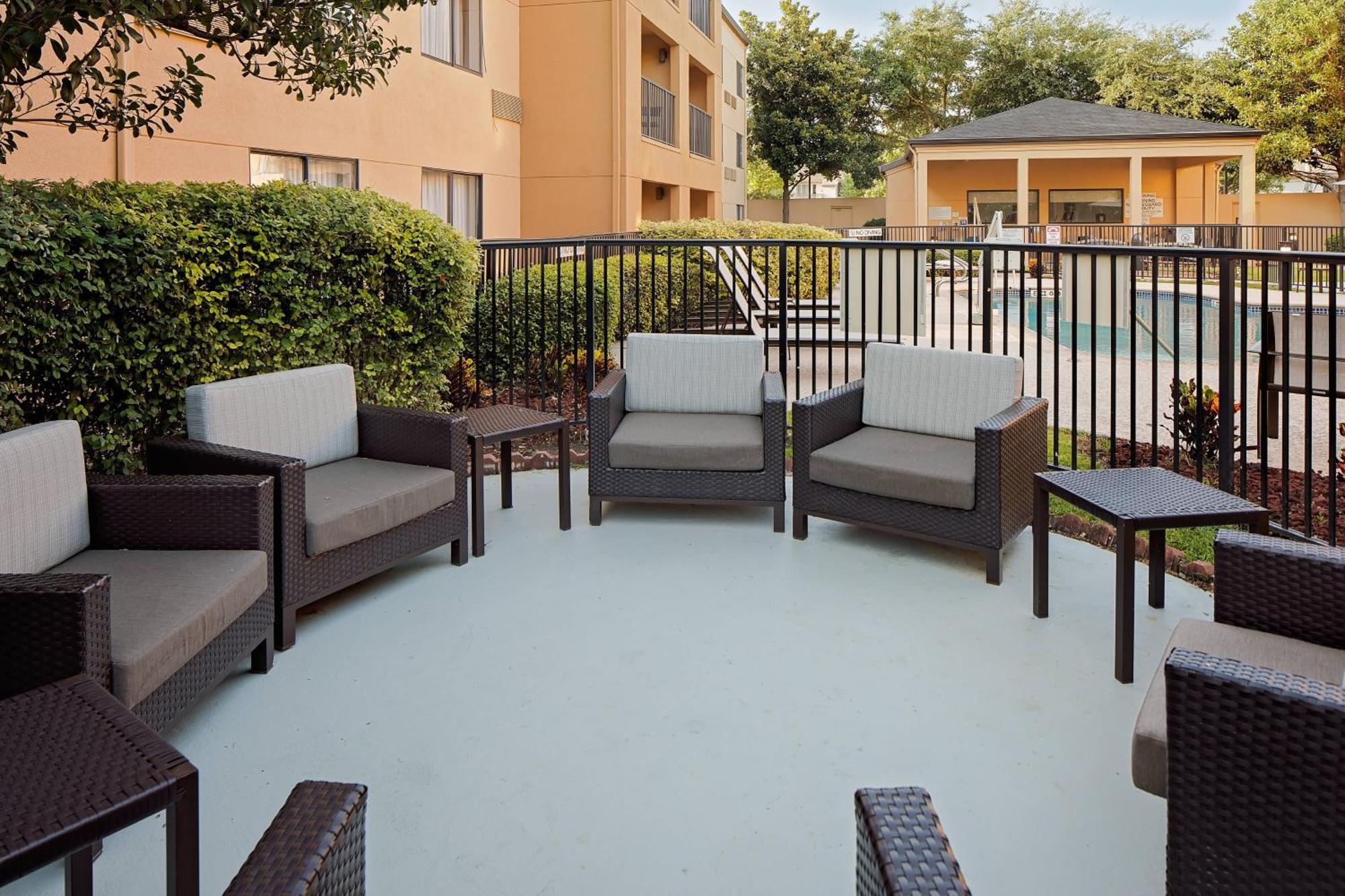 Courtyard Houston Westchase Hotel Buitenkant foto